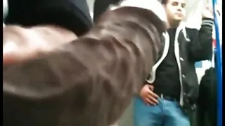 Skinn giovane jauna mergina pakliuvom moteris