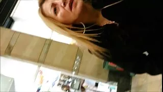 Gražus moksleivė pakliuvom jaunas mokytojas ir cumshot ant liežuvio