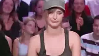 Aistringas plika Brandi Mama Čiulpti sūnus ir pateikta pūlingas