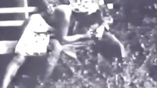 Vaikinas fucks hottie oslas, o ji dainuoja