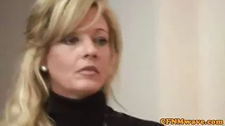 Mergina sudegino kaip vaikinas fucks jo mama ir įsijungia