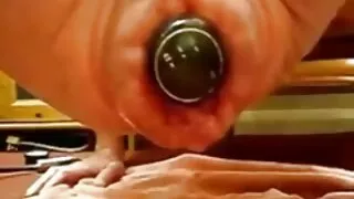 Ūgio Mergina fucks Vaikinas Ir sucks jam, o jis ūgliai ant kameros
