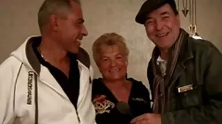 Raguotas vyras fucks žmona draugų grupė