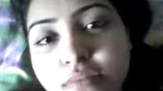 Jauni cutie nusprendė masturbuotis, kojinės