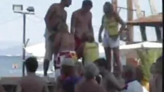 Madingas sekso su gražia mergina biure malonu bosas
