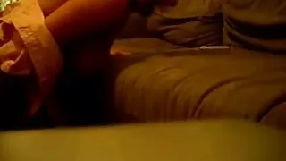 Tėvas aktyviai fucks savo jauna dukra ant lovos