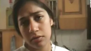 Patyręs lesbietės lyžis ir sušikti vieni kitus su strap-on