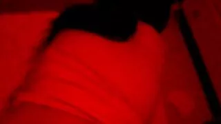 Vaikinas fucks Mergina Kojinės ir atneša šviesus orgazmas