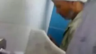 Gražuolė pasidavė vaikinui Pūlingas Ir Asilas, po kurio ji smarkiai baigėsi